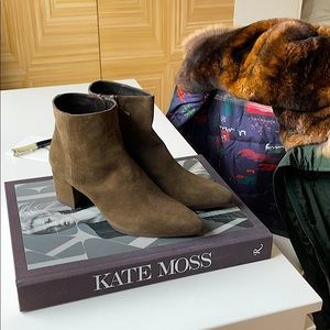 NWOT - Olive suede ankle boots